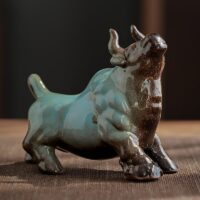 Statue en terre cuite taureau fier moderne et contemporain