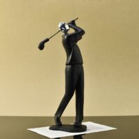Statue homme golfeur en résine