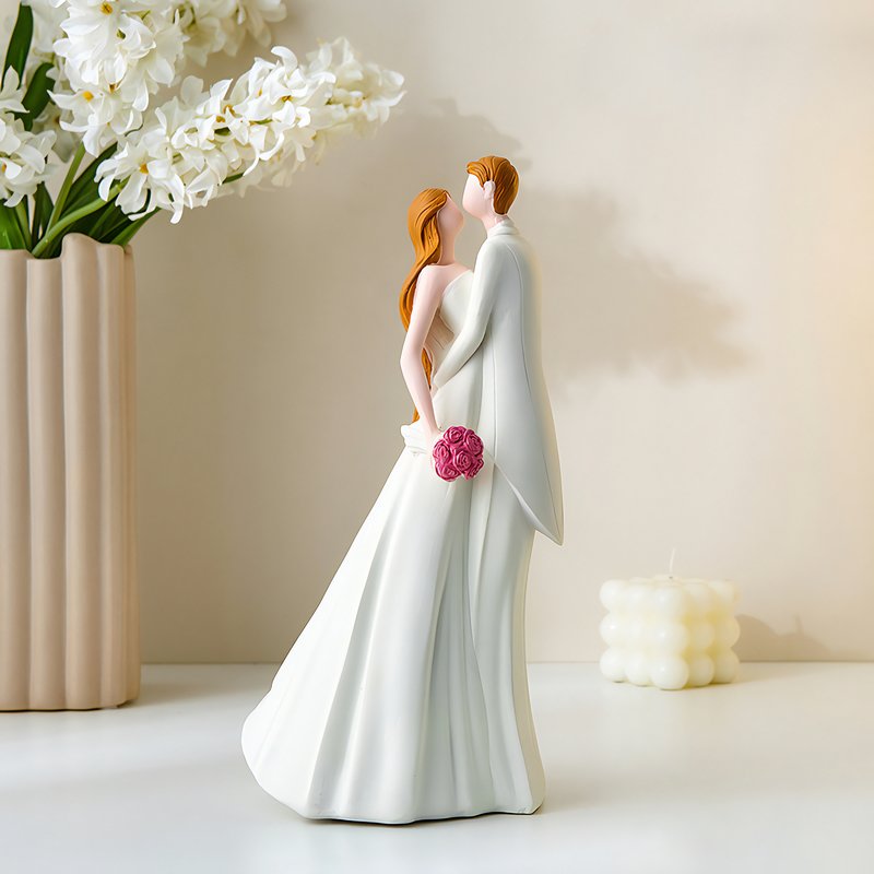 Statue amour couple gâteau mariage romantique et sensationnel